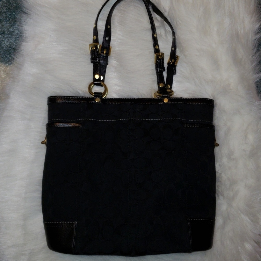 COACH PURSE/SHOULDER BAG